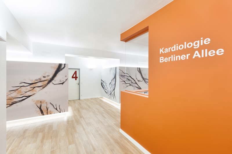 Kardiologie Berliner Allee
Praxis für Herz-, Kreislauf- und Gefäßerkrankungen
Berliner Allee 56
(im Linde-Haus)
40212 Düsseldorf
Empfang